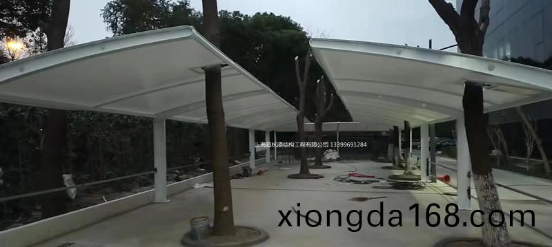 7字形(xing)膜(mo)結(jie)構車棚