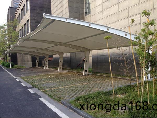 膜(mo)結(jie)構(gou)停(ting)車棚價(jia)格如(ru)何(he)？