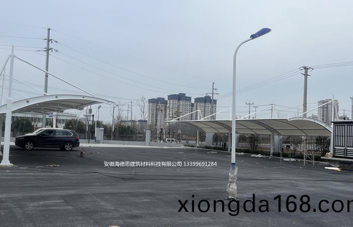 吳(wu)山公交站(zhan)膜(mo)結(jié)(jie)構(gòu)(gou)停車棚(peng).jpg