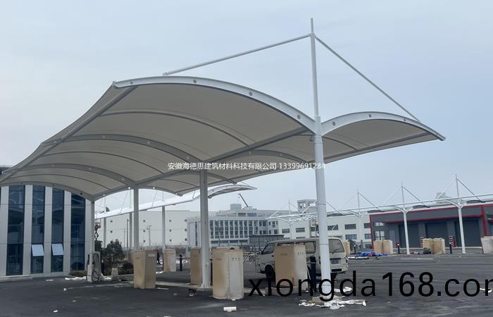 吳山公交站(zhan)膜(mo)結(jié)(jie)構(gòu)停(ting)車棚(peng).jpg