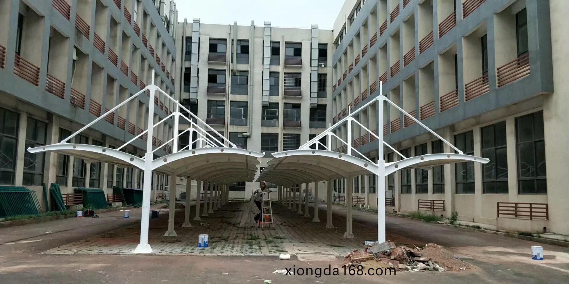`PTFE膜(mo)結構(gou)車棚`