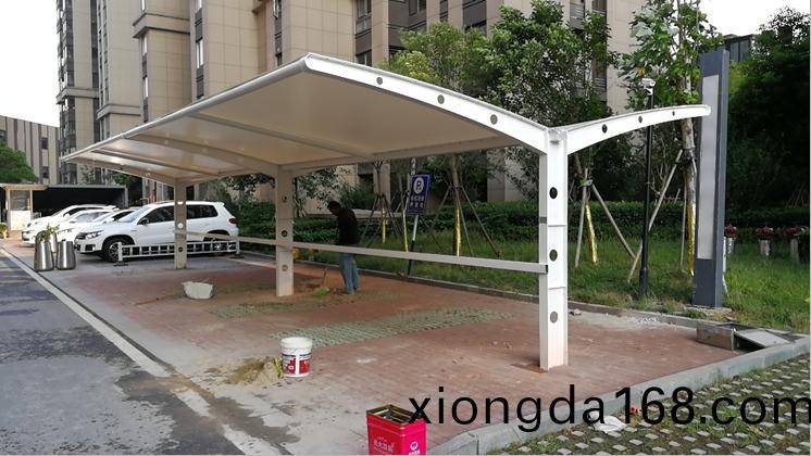 `T字型(xing)雙(shuang)挑(tiao)膜(mo)結構(gou)停車棚-四里(li)河(he)城(cheng)市之光(guang)項目`