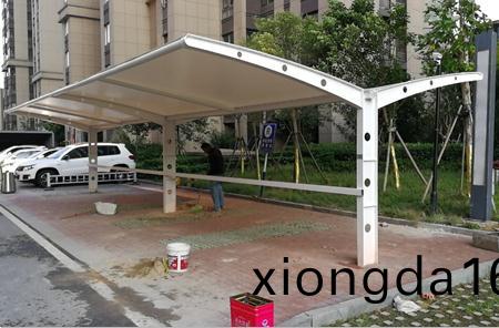 `雙邊(bian)膜(mo)結構(gou)車棚雨棚是(shi)什么?`