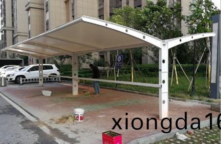 `膜結(jie)構(gou)停車(che)棚(peng)膜布(bu)種類介紹`