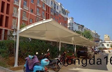 `室外(wai)停車(chē)(che)場(chǎng)膜結(jié)構(gòu)(gou)雨棚有什么好(hao)處(chu)？`