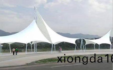 `張拉(la)膜(mo)結(jie)構(gou)景(jing)觀(guan)棚使(shi)用(yong)壽(shou)命`