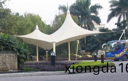 `張拉膜(mo)遮陽(yang)蓬(peng)施工(gong)順序`
